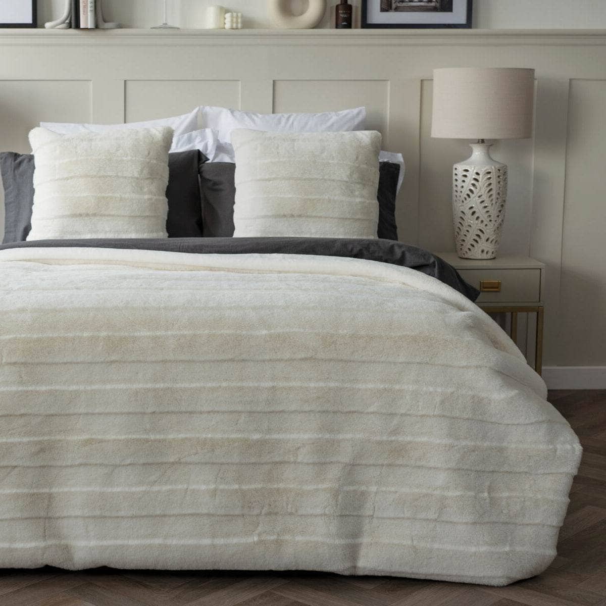 Homeware - Alaska Faux Fur Throw - Snow - 60013502