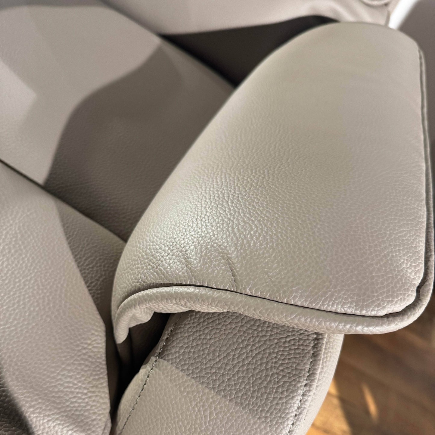 Furniture - Lisbon Rise & Recline Chair - 60014448