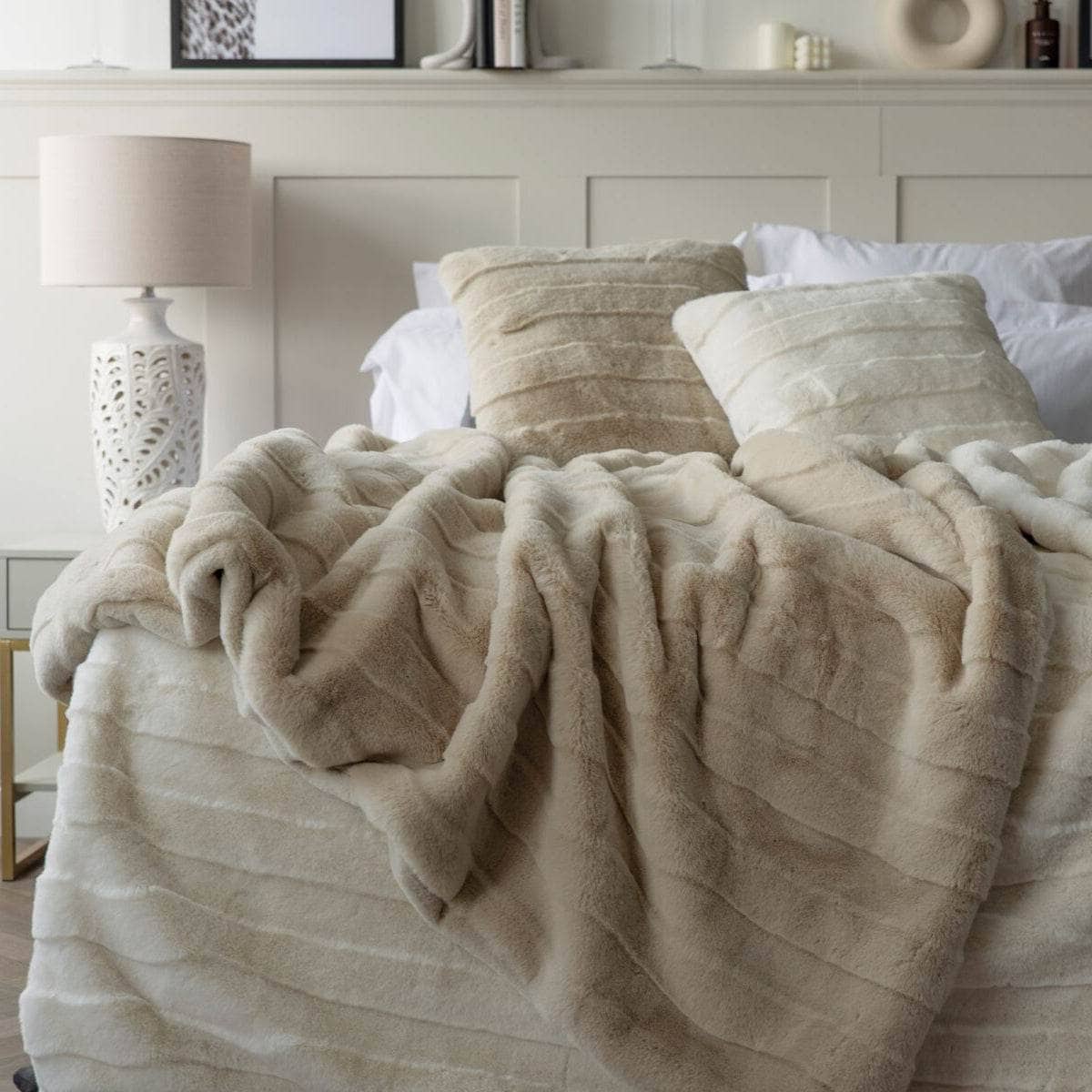 Homeware - Alaska Faux Fur Throw - Oatmeal - 60013501