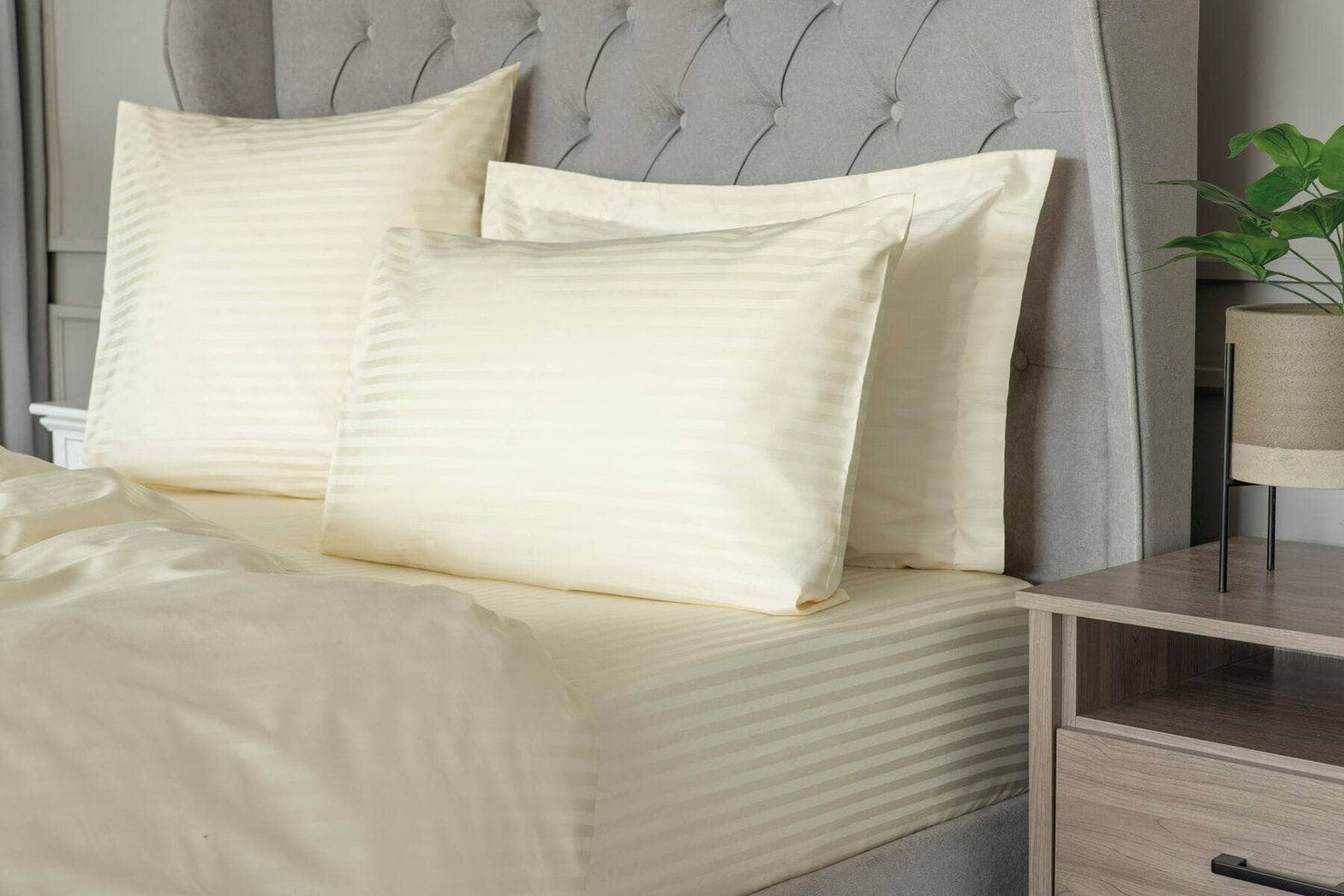 Homeware - Hotel Satin Stripe Ivory Fitted Sheet - Multiple Sizes -