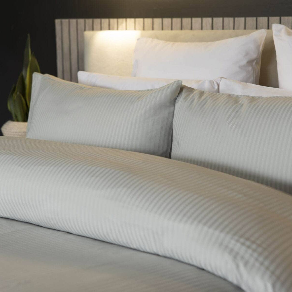 - BELLEDORM HOTEL SOHO DB COVER SET PLATINUM ECHOTELSOHOCSDPT -