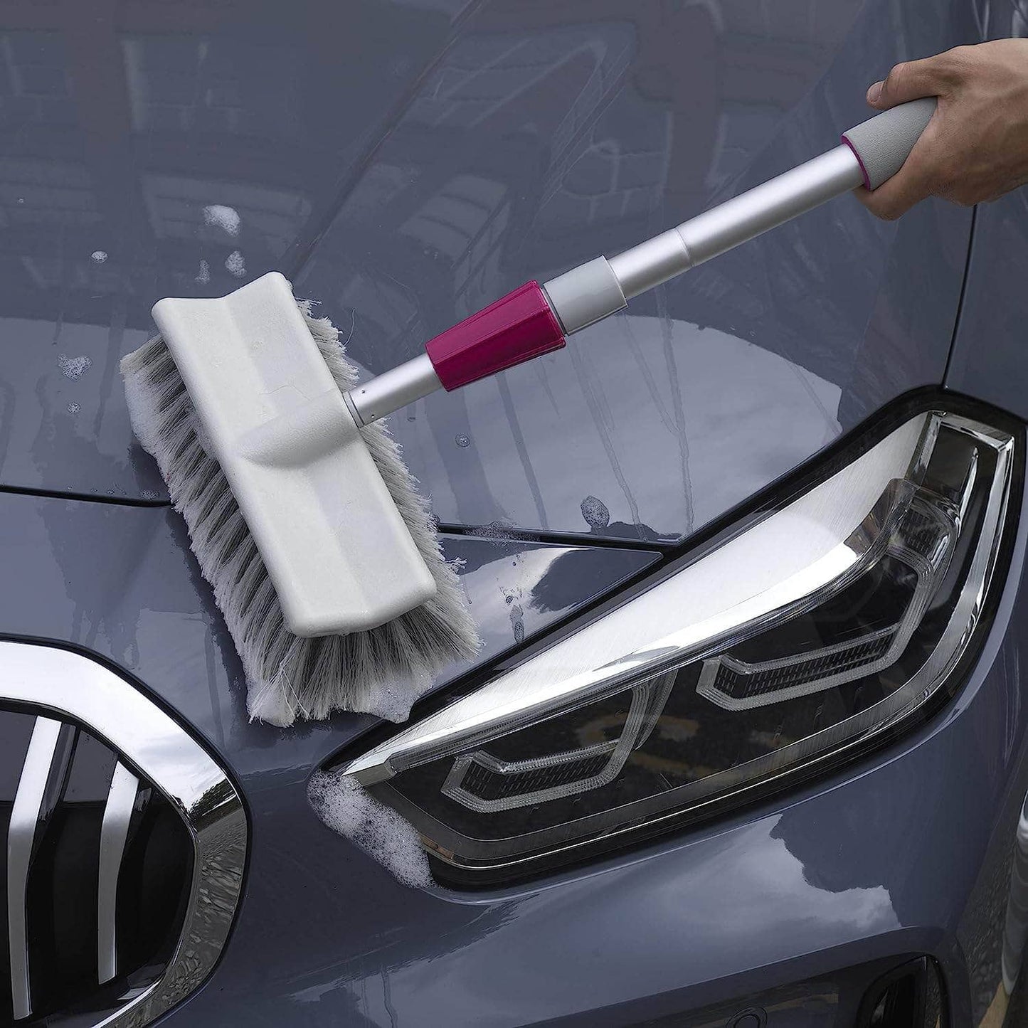 Kitchenware  -  Water Fed Car Cleaning Brush  -  60004893