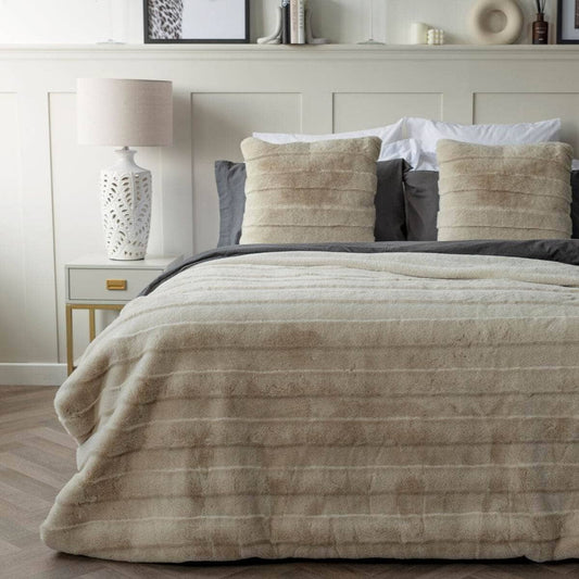 Homeware  -  Alaska Faux Fur Throw - Oatmeal  -  60013501