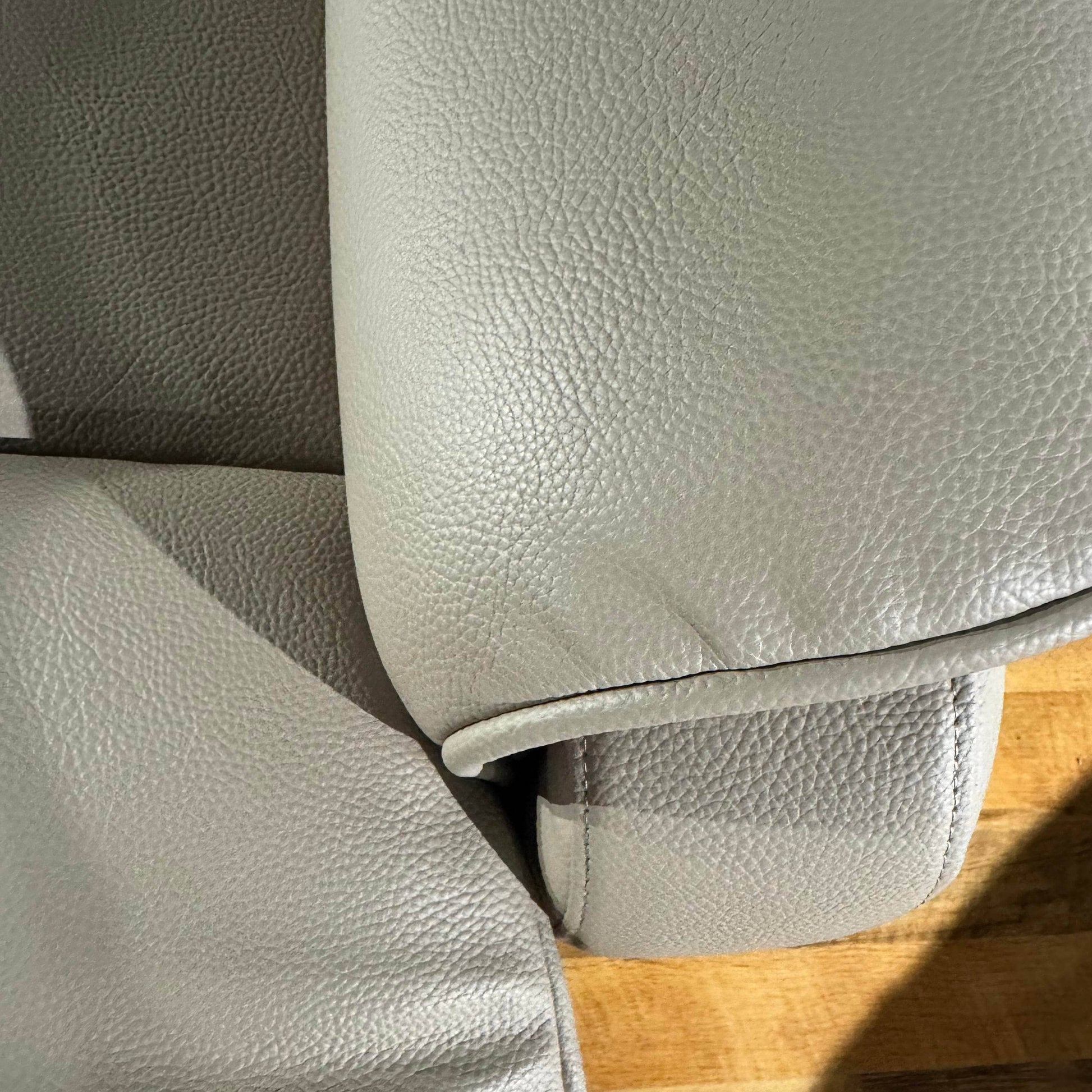 Furniture  -  Lisbon Rise & Recline Chair  -  60014448