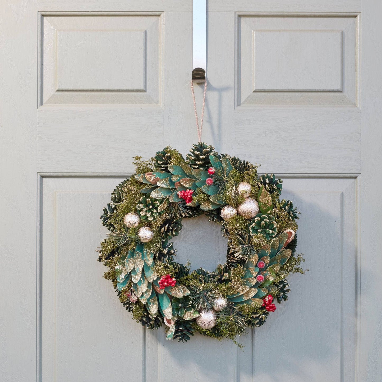 Christmas  -  Bauble Pine Wreath - 30cm  -  60418224