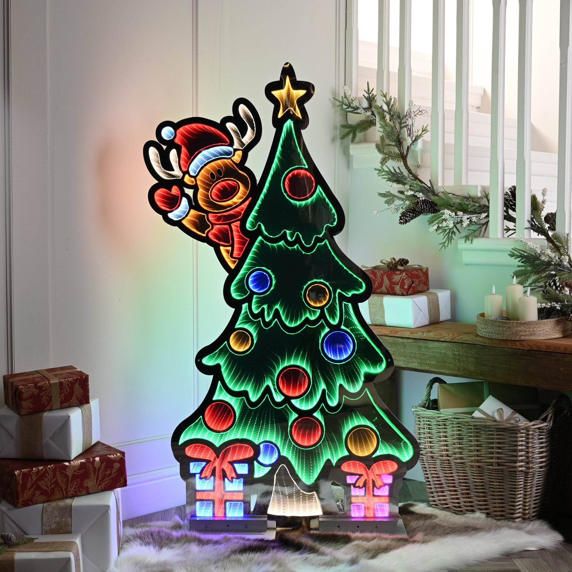 Christmas  -  Infinity Waving Reindeer On Tree Light - 120cm  -  60484000