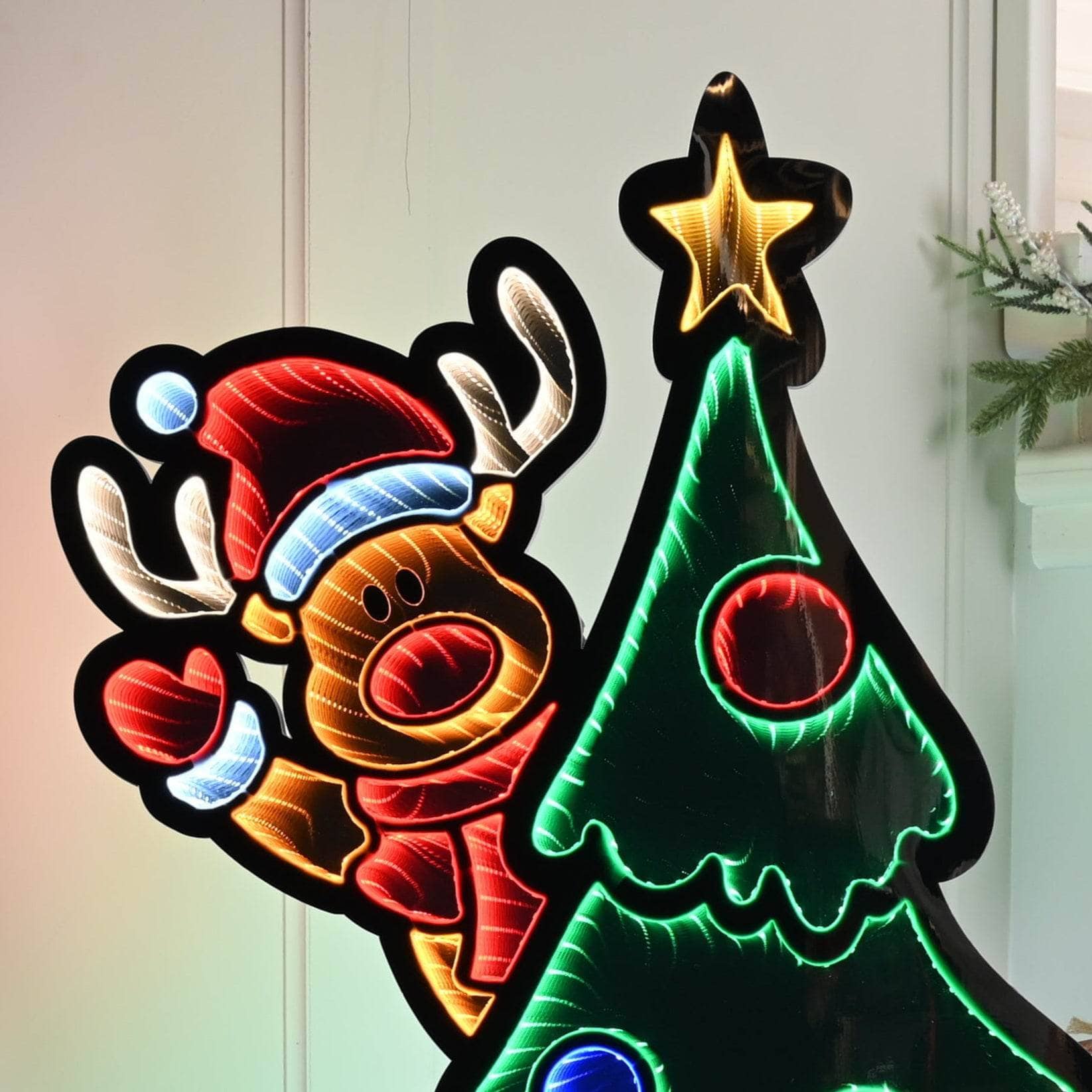 Christmas  -  Infinity Waving Reindeer On Tree Light - 120cm  -  60484000