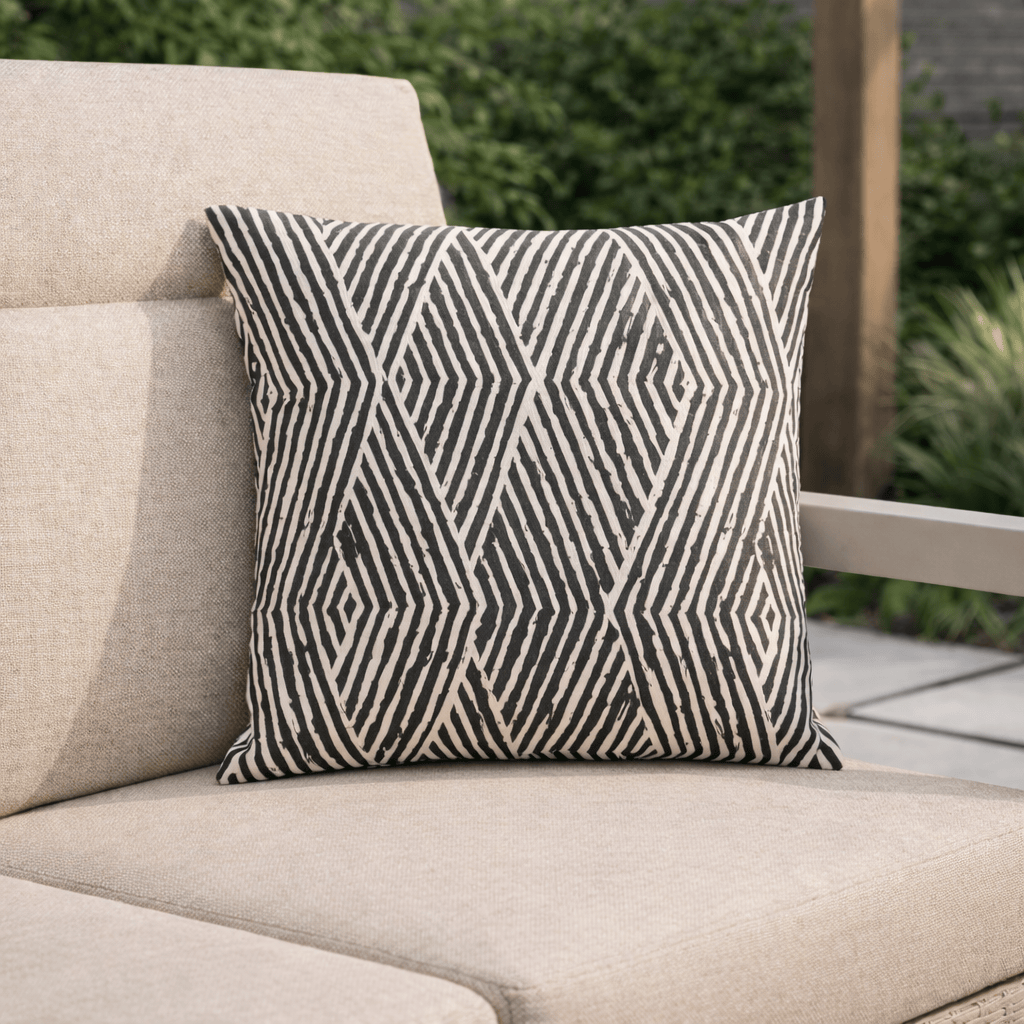 Gardening  -  Zhyttco B&W Geo Outdoor Cushion - 45x45cm  -  60485627
