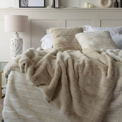 Homeware  -  Alaska Faux Fur Throw - Oatmeal  -  60013501