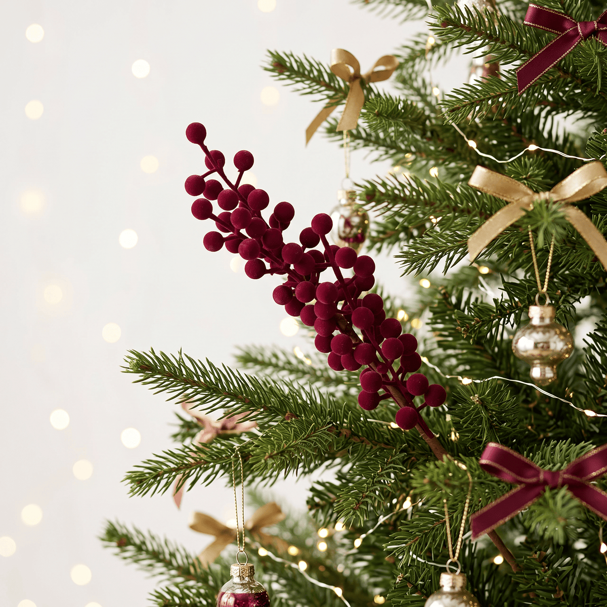 Christmas  -  Burgundy Branch with Berries - 60cm  -  60487822
