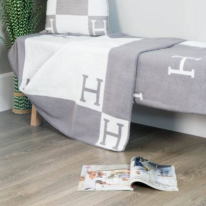 Homeware  -  Letter H Throw - Grey  -  60007737