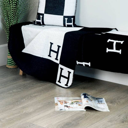 Homeware  -  Letter H Throw - Black  -  60007736