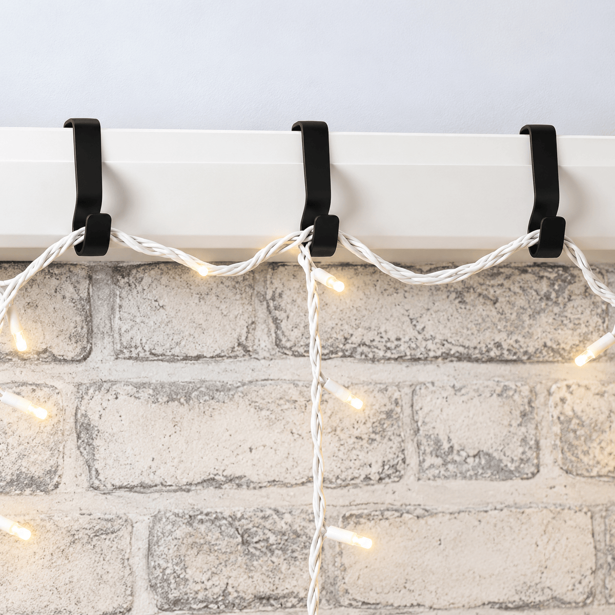 Christmas  -  Festive Large Gutter Hooks – Black – Pack of 16  -  60487876