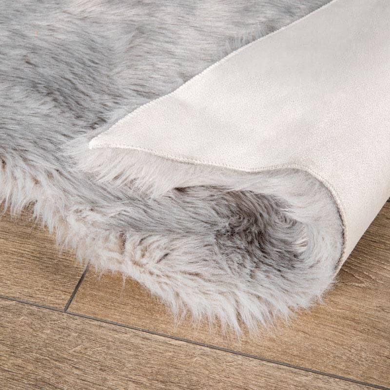 Rugs  -  Auckland Silver Faux Fur Rug - 70x100cm  -  50143430