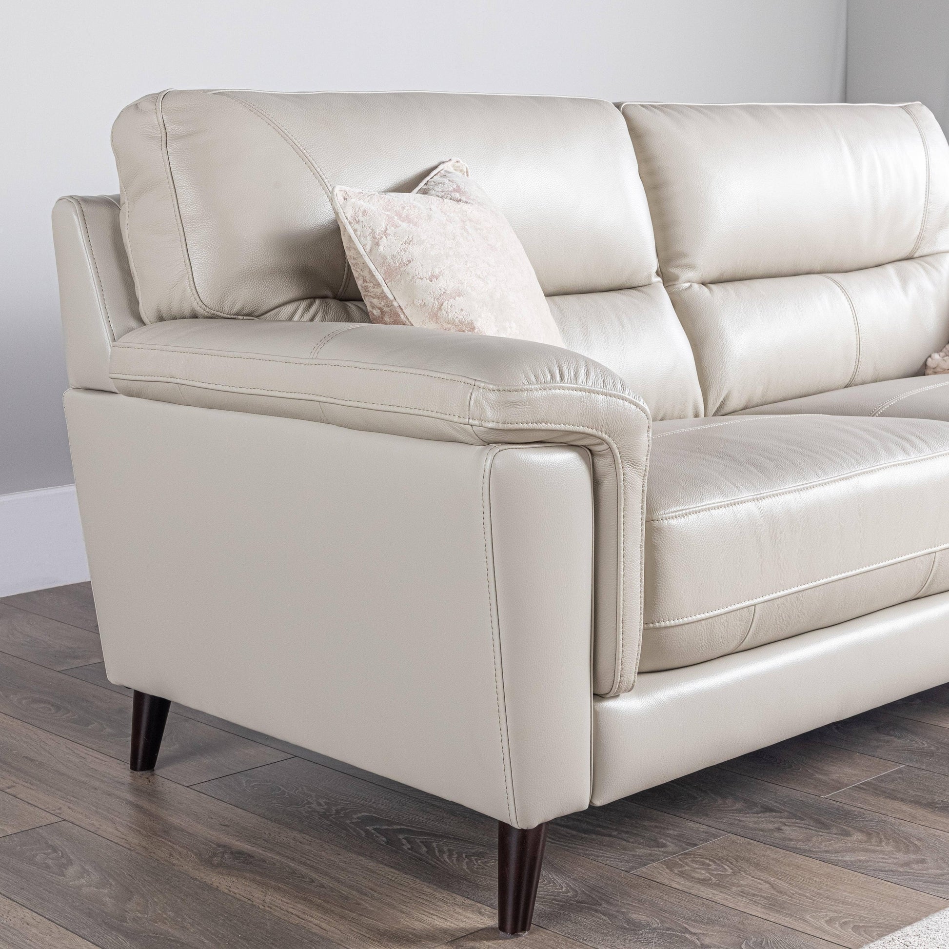 Furniture  -  Hampton 3 Seater Sofa  -  60005017
