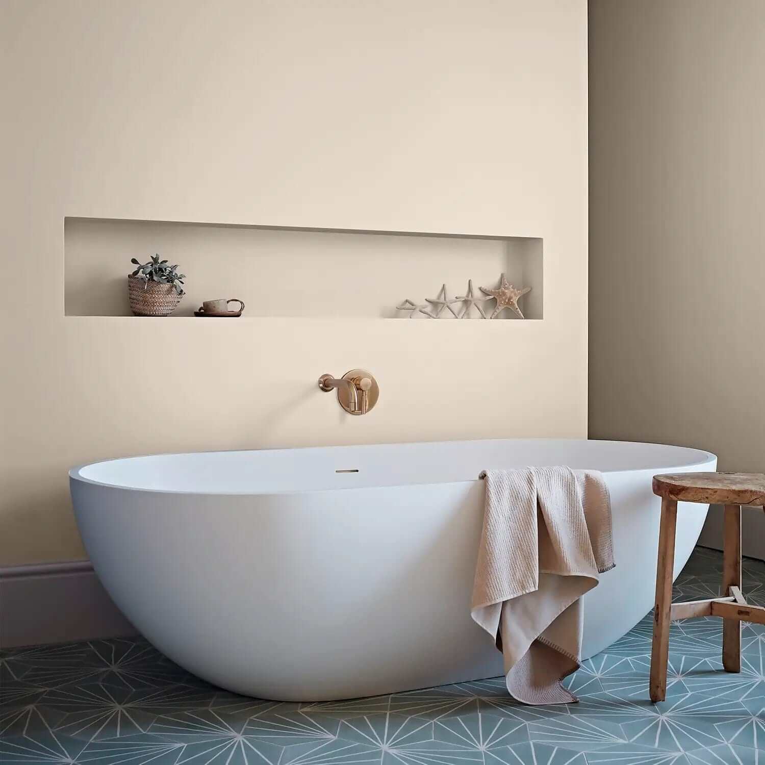 Paint  -  Crown Bathroom Wheatgrass Paint - 2.5L  -  50156036