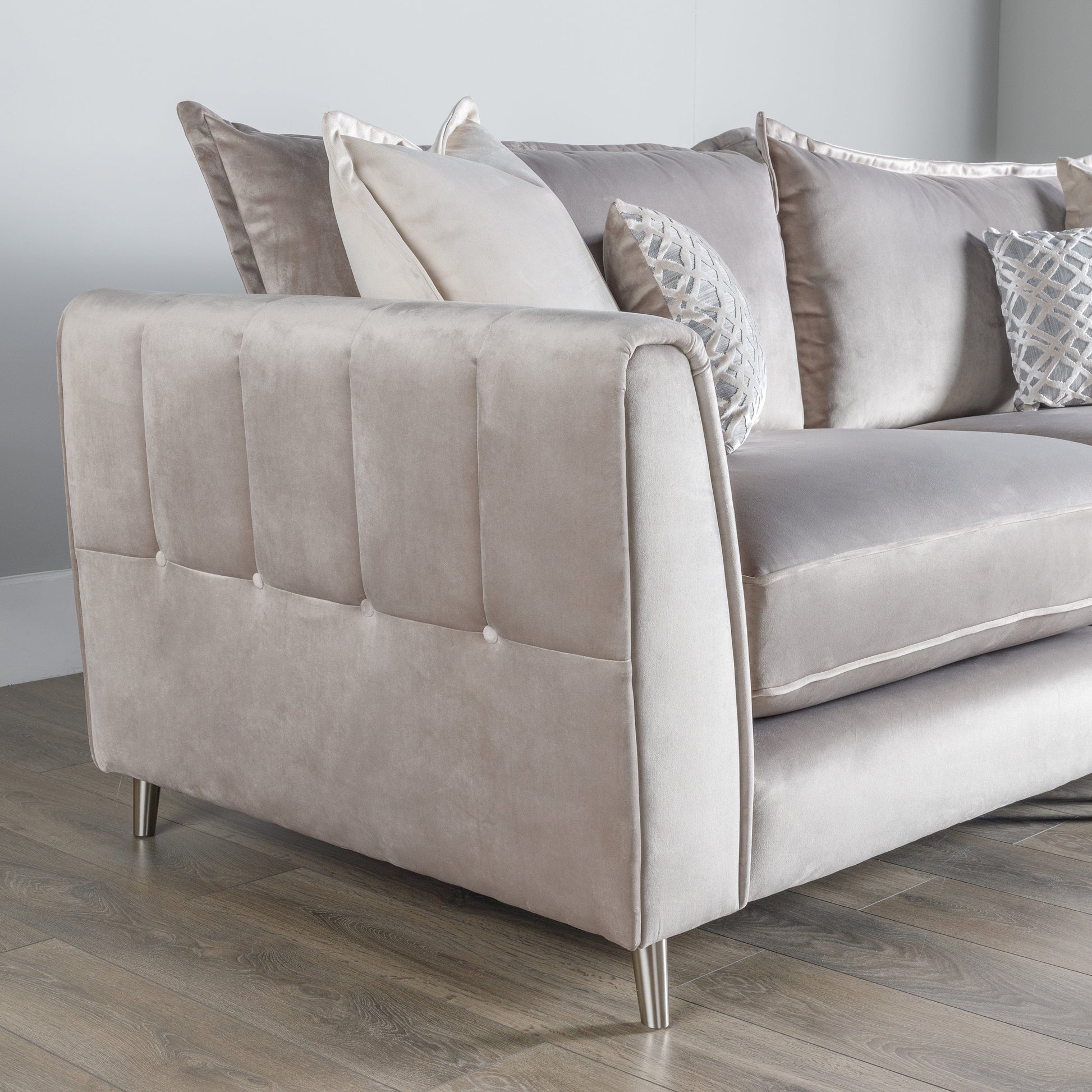 Furniture  -  Nice 4 Seater Sofa  -  60002821