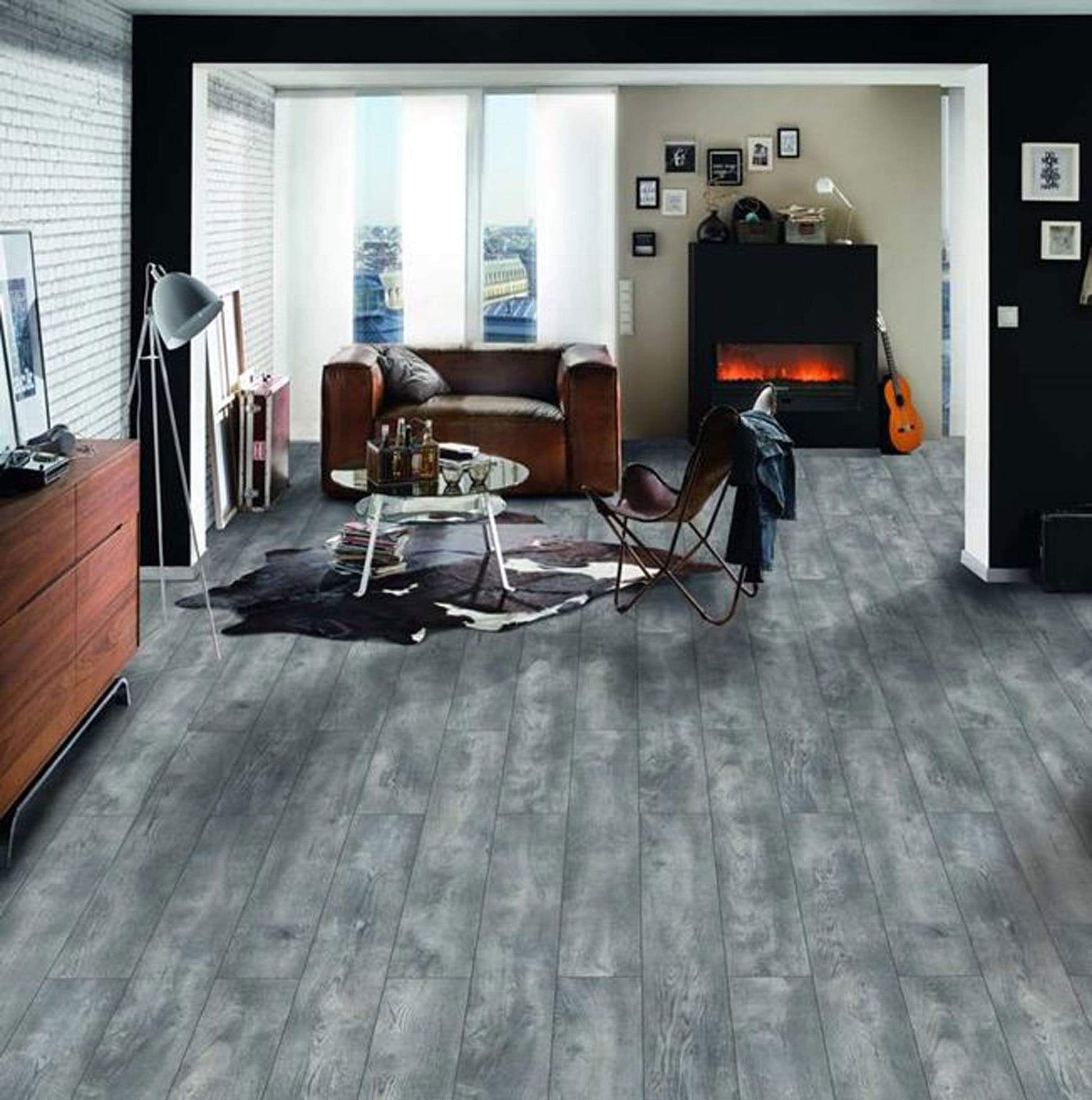 Flooring & Carpet  -  Kronospan Vario Ashenwood 8mm Oak Flooring (2.22m² Pack)  -  50152911