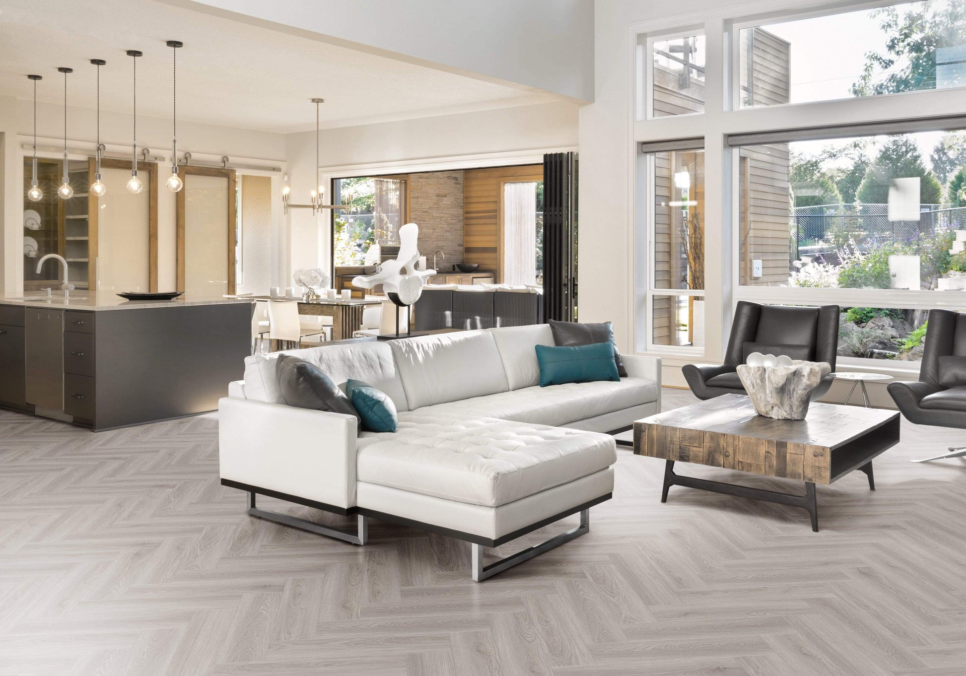 Flooring & Carpet  -  Luvanto Click Pearl Oak Flooring 2.2M  -  50155761