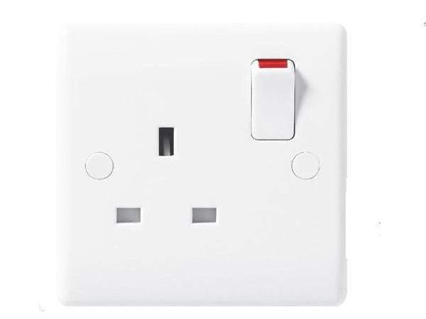 DIY  -  Nexus Moulded White Single Switched Socket  -  50110718
