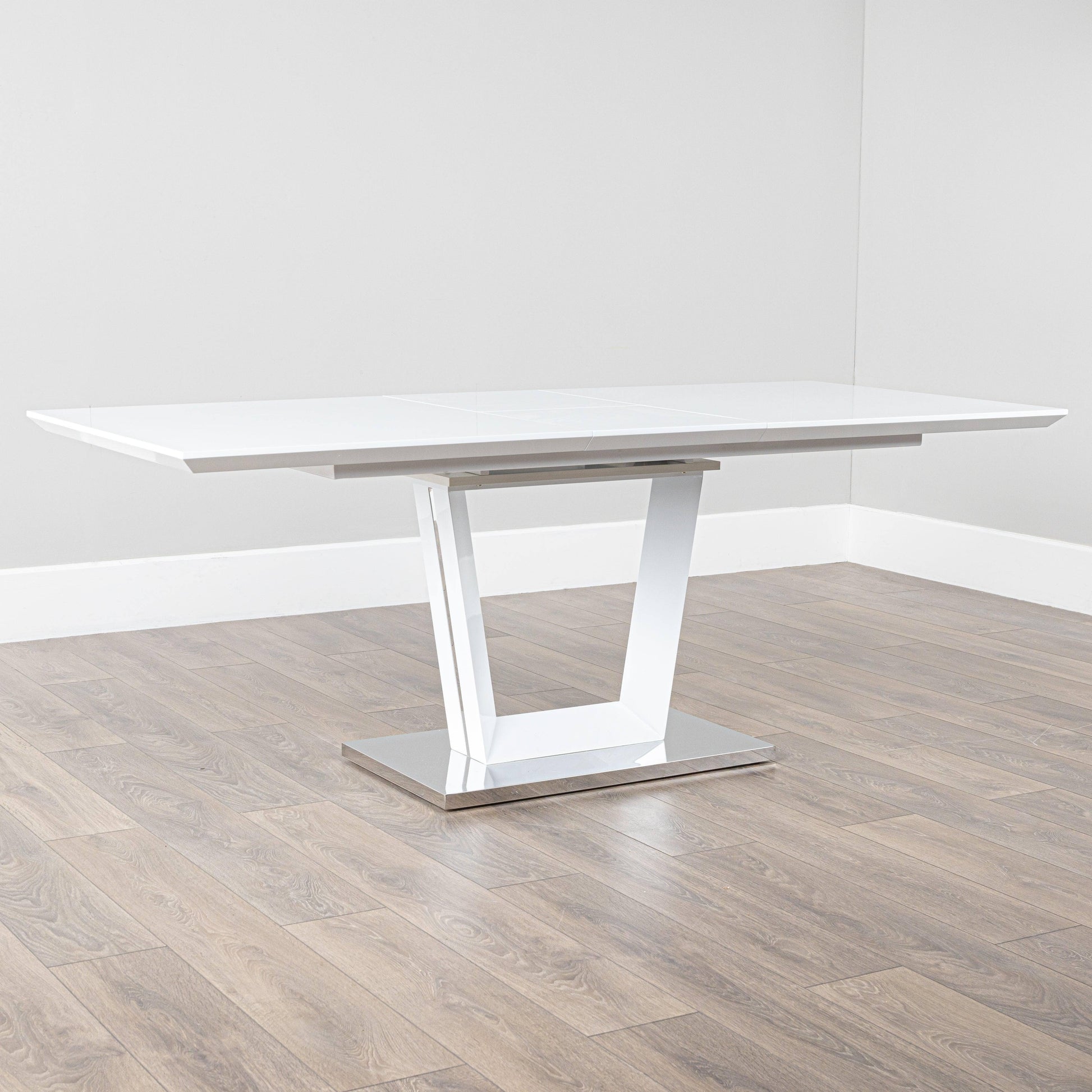 Furniture  -  Roma Extending Table White  -  50155354