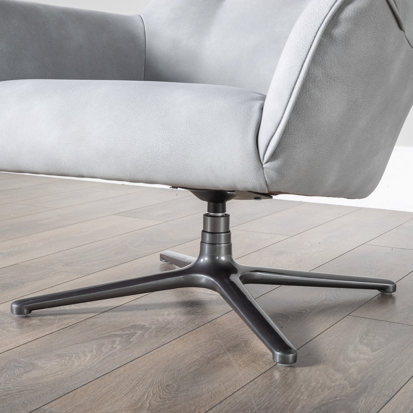 Furniture  -  Romeo Silver Swivel Chair  -  60001375