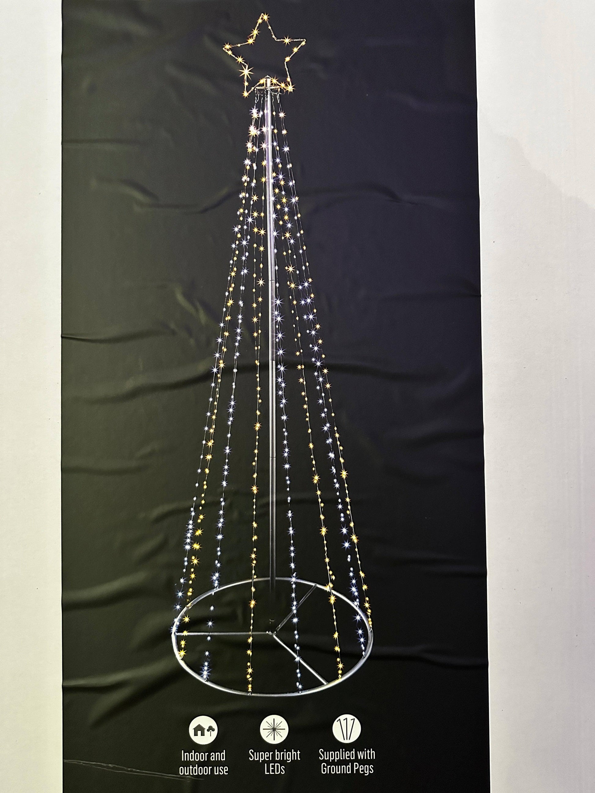 Christmas  -  Warm White Wire Pyramid Tree - 4m  -  60001018